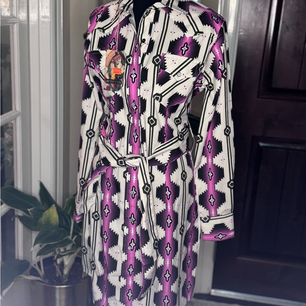 Pink and Black Geometric Patterned Shirt Dress - Picture 3 of 8